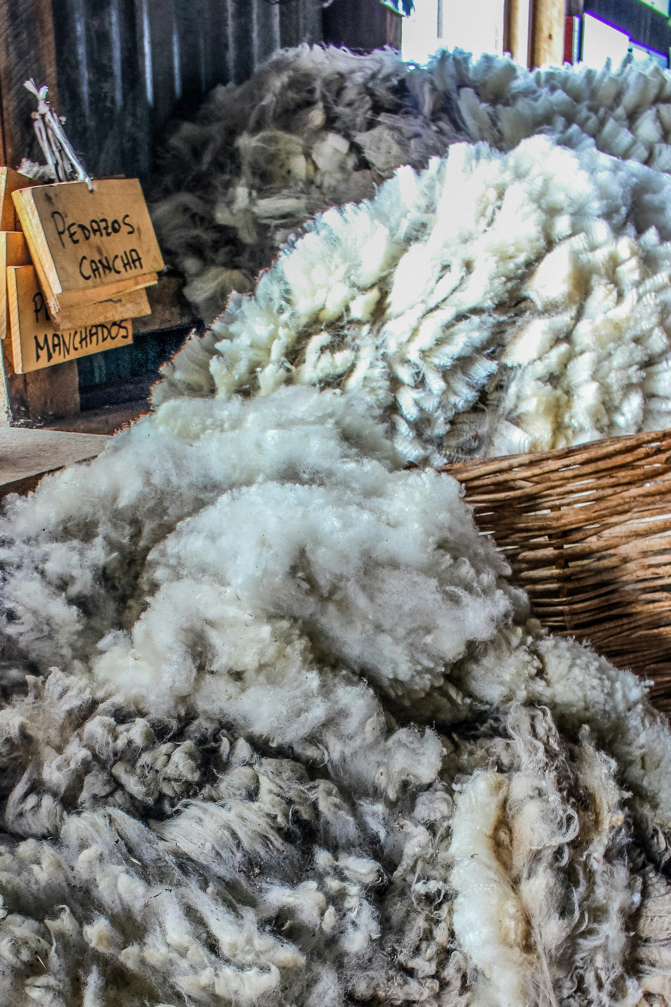 The Art of Knitted Wool: Materials and Processes Unveiled